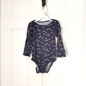 5/$10 Carter's long sleeve onesie size 24 m